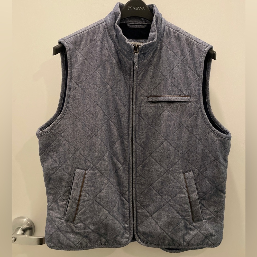 Jos A.Bank 1905 tailored fit quilted vest